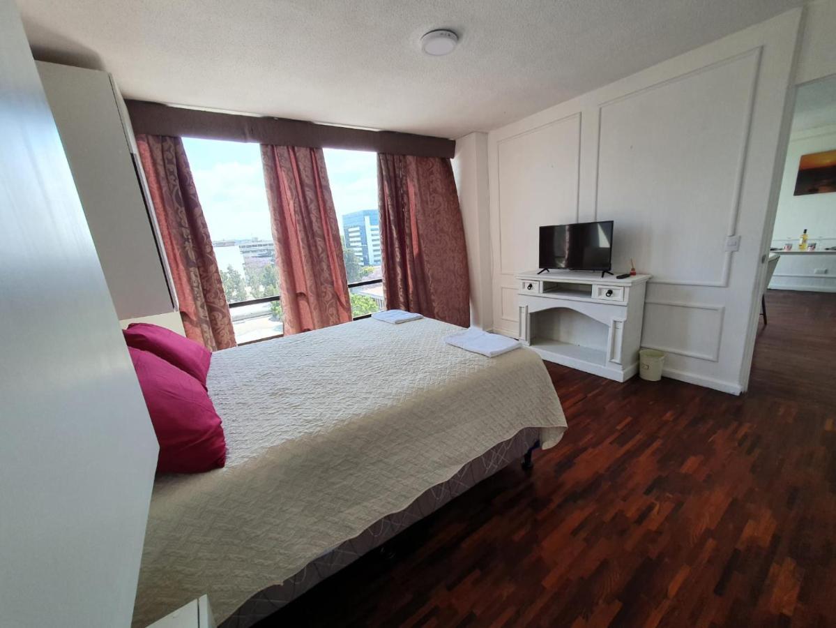 Apartamento Avenida Reforma Ciudad De Guatemala Luaran gambar