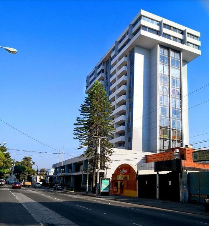 Apartamento Avenida Reforma Ciudad De Guatemala Luaran gambar